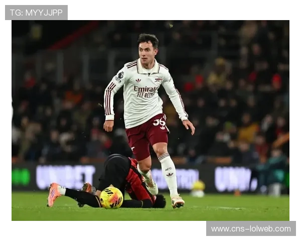 半场战报:阿森纳1-1曼联,苏比门迪回传失误致丢球